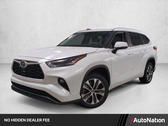 Used 2023 Toyota Highlander XLE