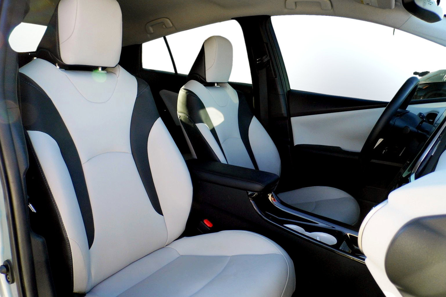 Used 2018 Toyota Prius Four Touring image 20