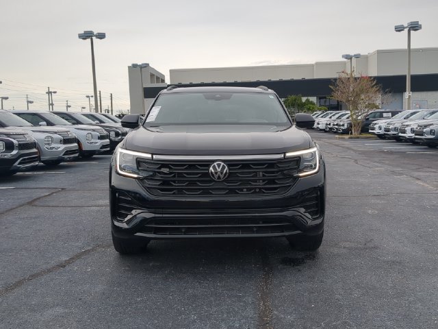 Used 2025 Volkswagen Atlas Cross Sport SEL R-Line AWD/4WD image 3