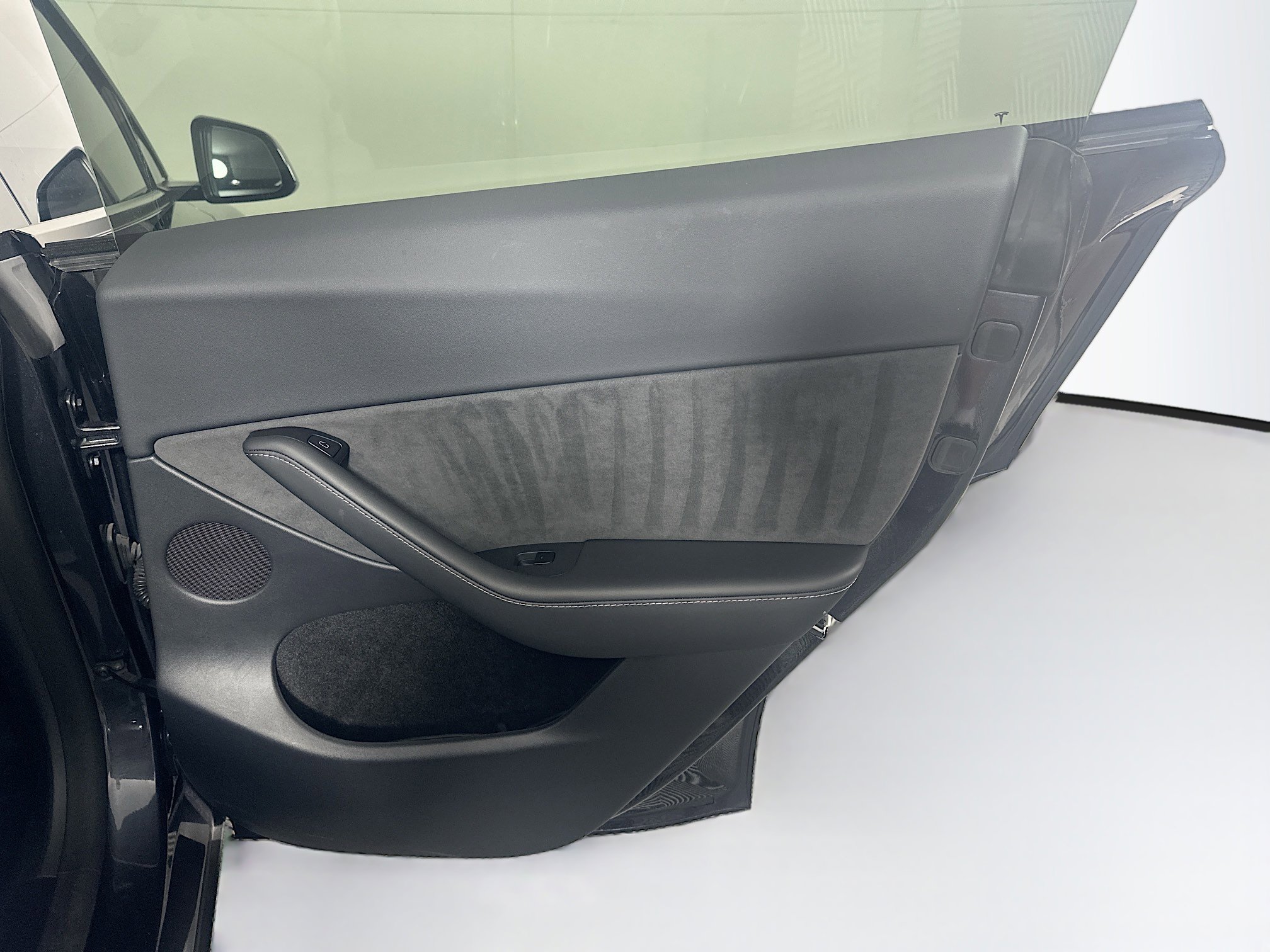 Used 2025 Tesla Model Y Long Range AWD/4WD image 29