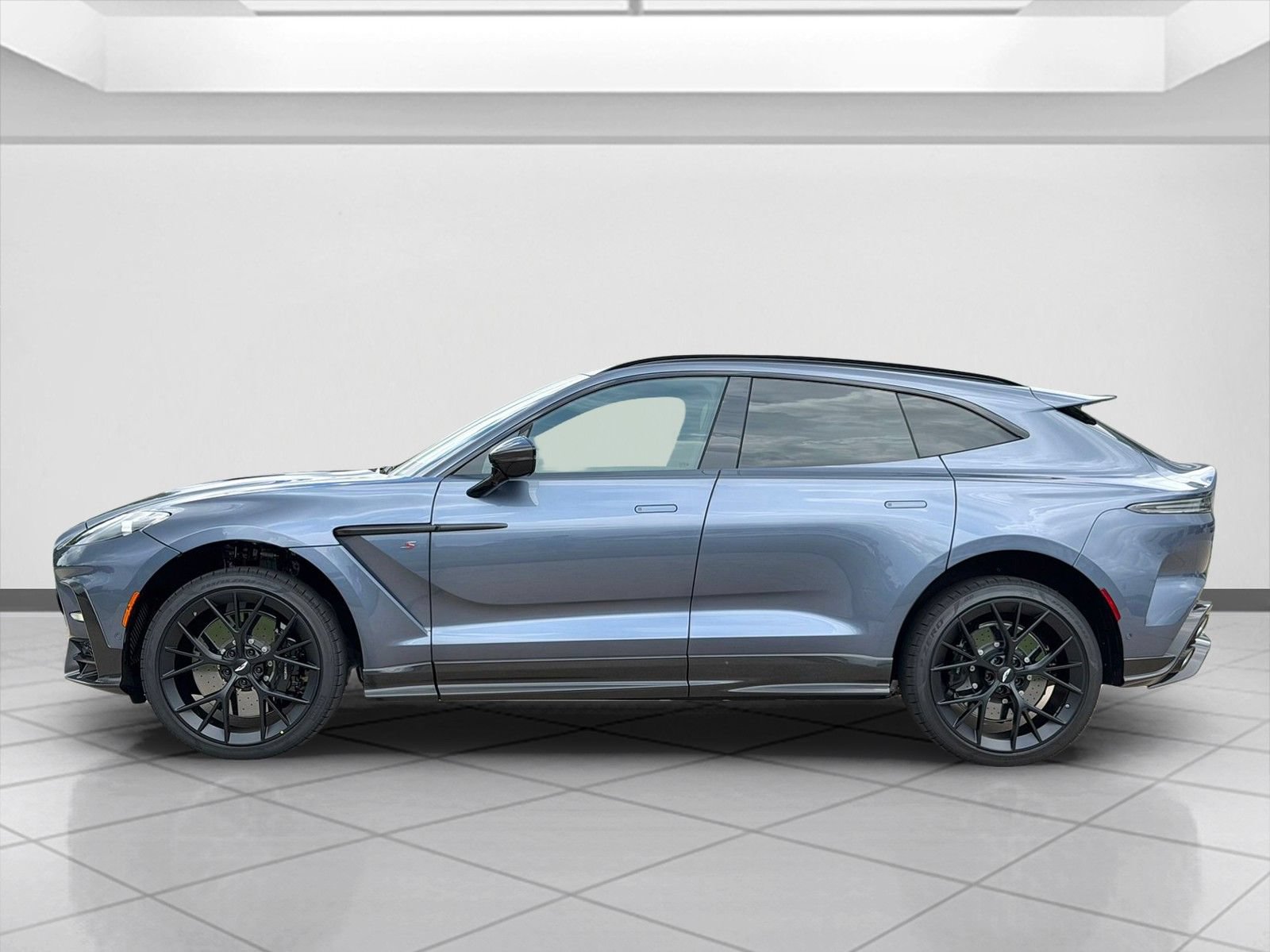 New 2026 Aston Martin DBX S AWD/4WD image 8