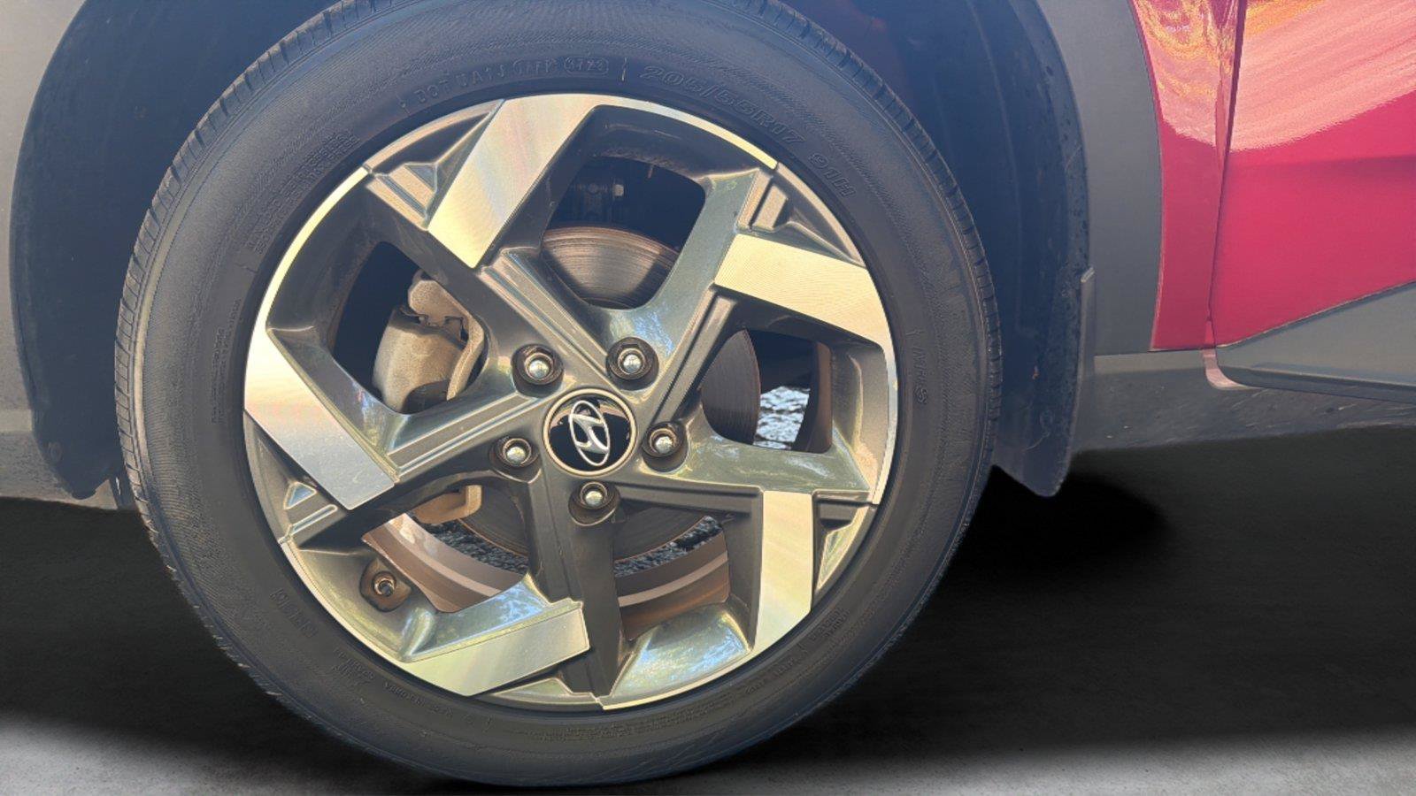 Used 2024 Hyundai Venue SEL FWD image 24