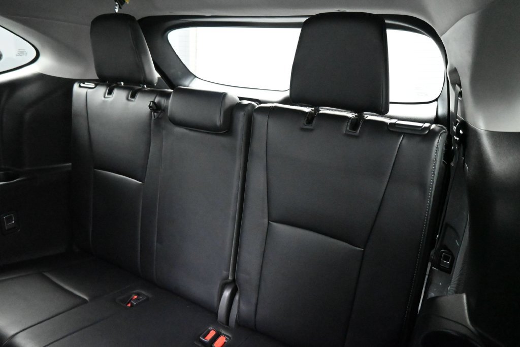 Used 2024 Toyota Highlander Limited AWD/4WD image 21
