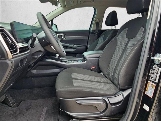 Used 2025 Kia Sorento LX FWD image 15