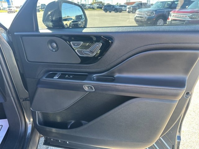 Used 2020 Lincoln Aviator Reserve w/ Elements Package Plus image 12