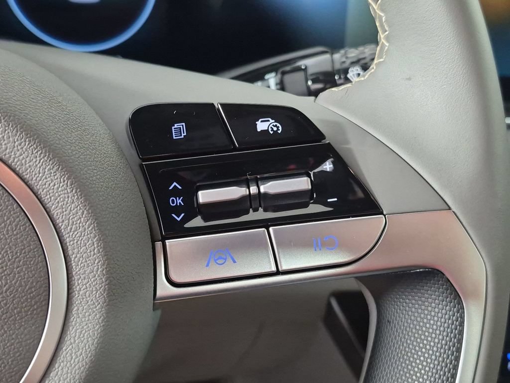 Used 2025 Hyundai Elantra SEL FWD image 20