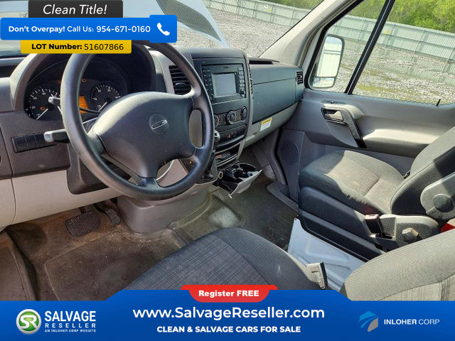 Used 2015 Freightliner Sprinter 2500 RWD image 11