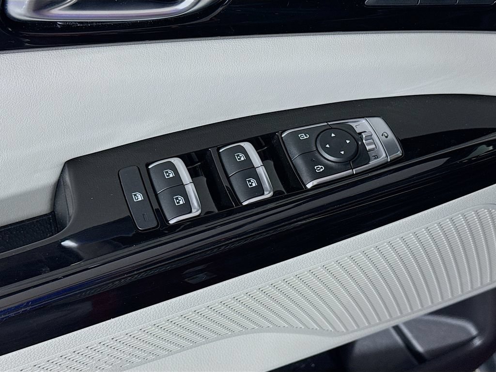 Used 2024 Kia Carnival SX FWD image 18