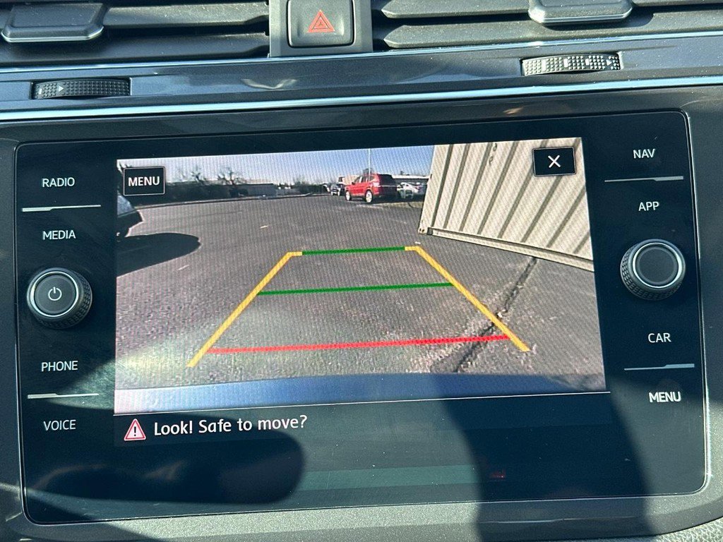 Used 2020 Volkswagen Tiguan SEL image 27