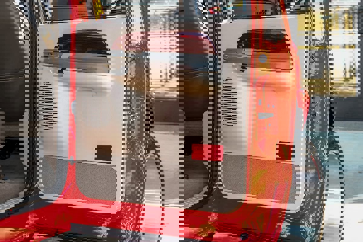 Used 2004 Ford Excursion Eddie Bauer image 38