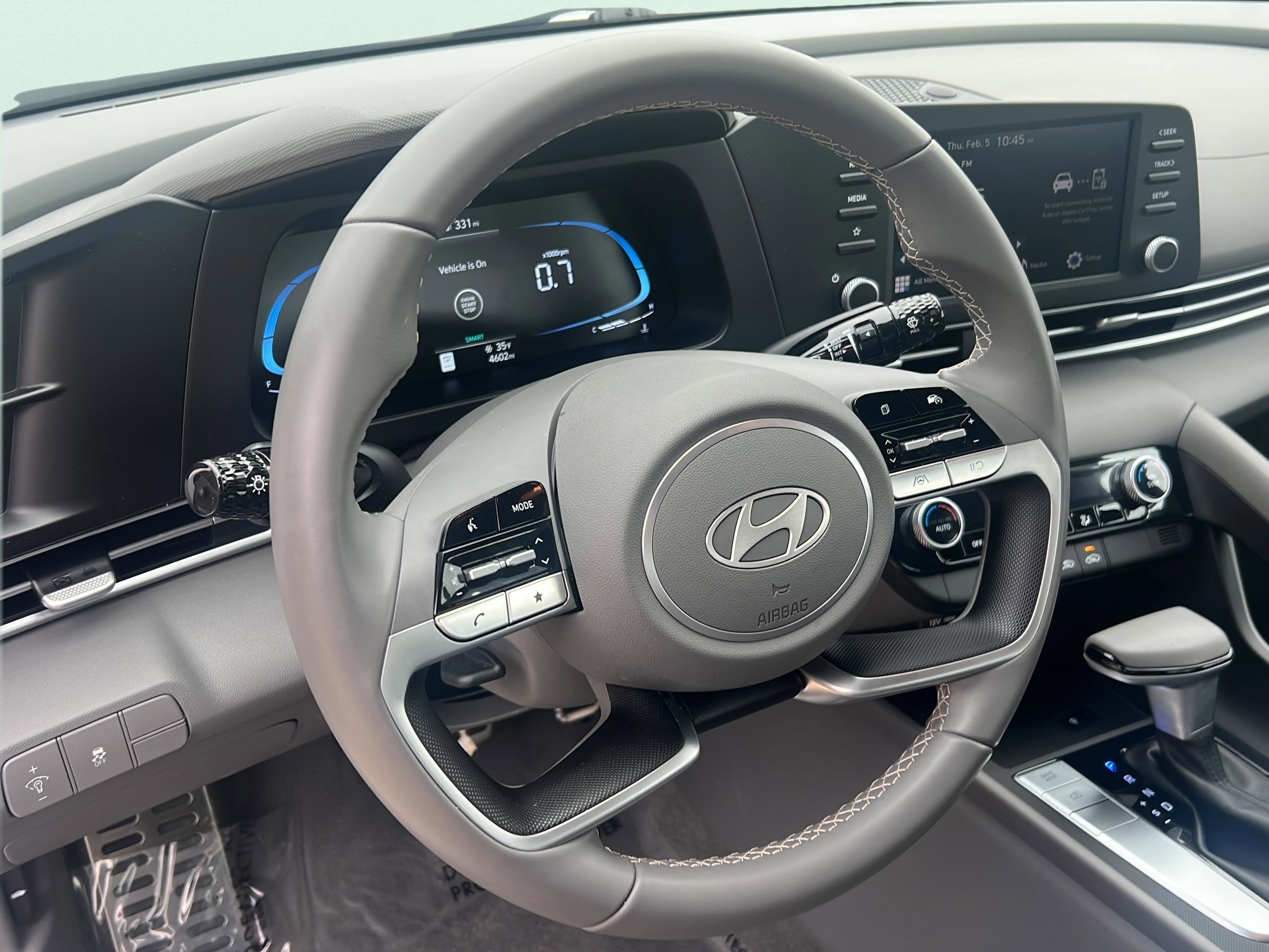 Certified 2025 Hyundai Elantra Sport image 9