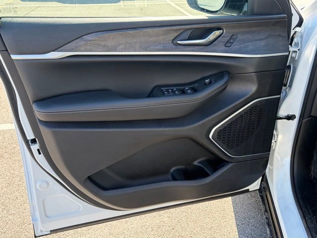 New 2026 Jeep Grand Cherokee Limited w/ Limited Altitude Package image 12