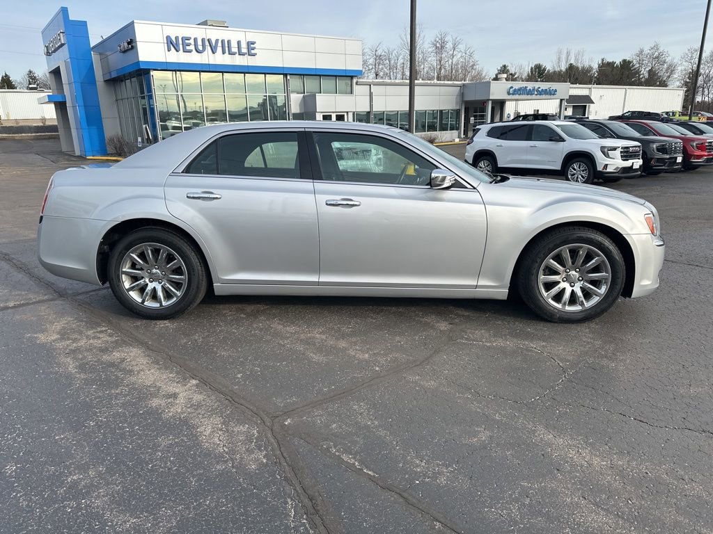 Used 2012 Chrysler 300 Limited image 2