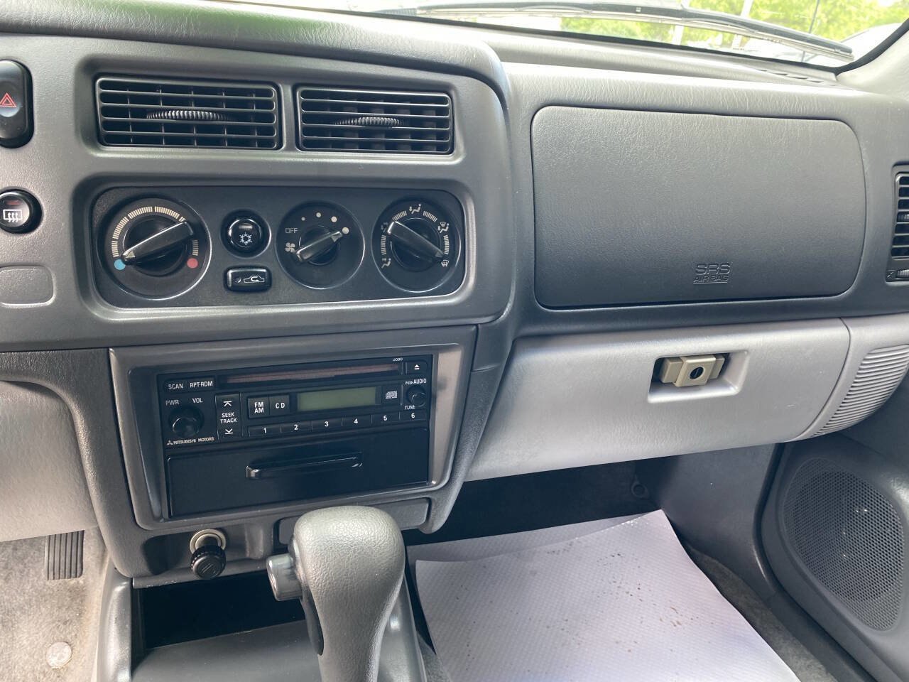 Used 2004 Mitsubishi Montero Sport LS image 16