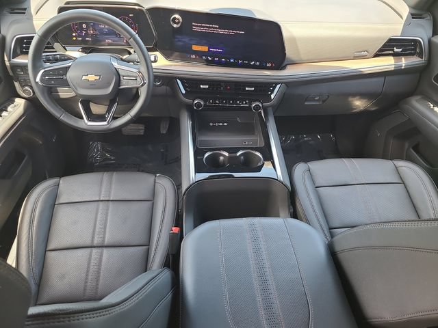 Used 2025 Chevrolet Suburban High Country AWD/4WD image 16