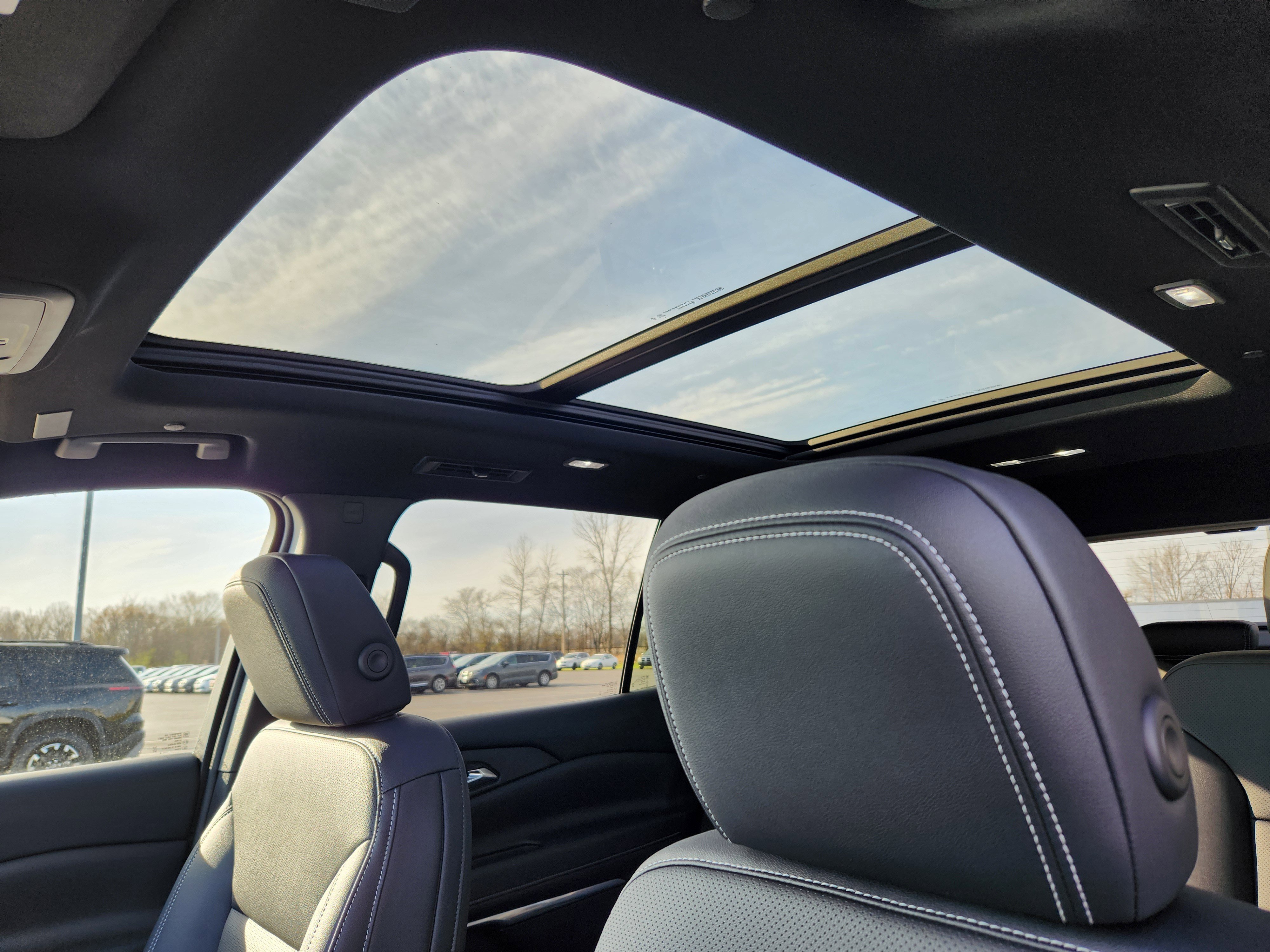 New 2026 Chevrolet Traverse LT w/ Sun and Wheel Package image 15