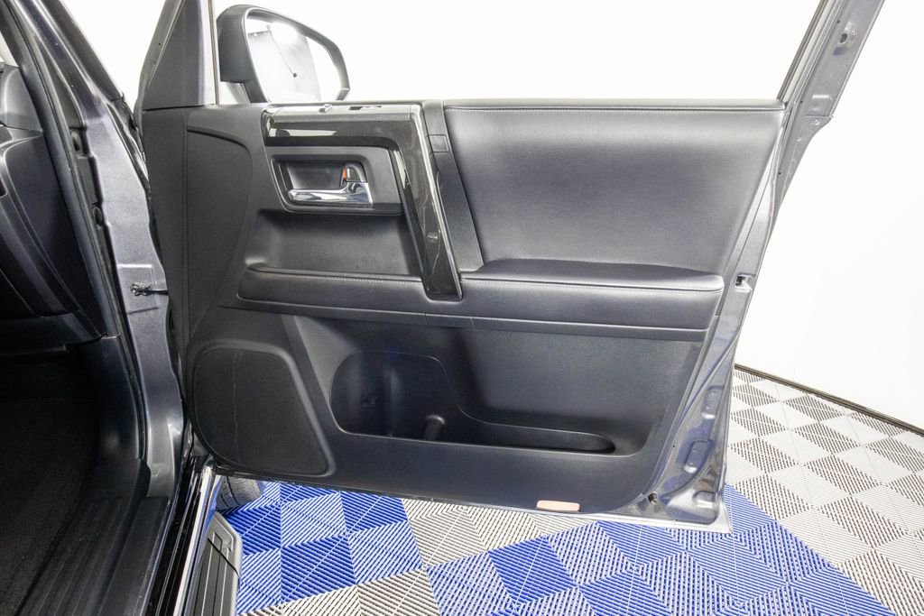 Used 2021 Toyota 4Runner Nightshade image 15