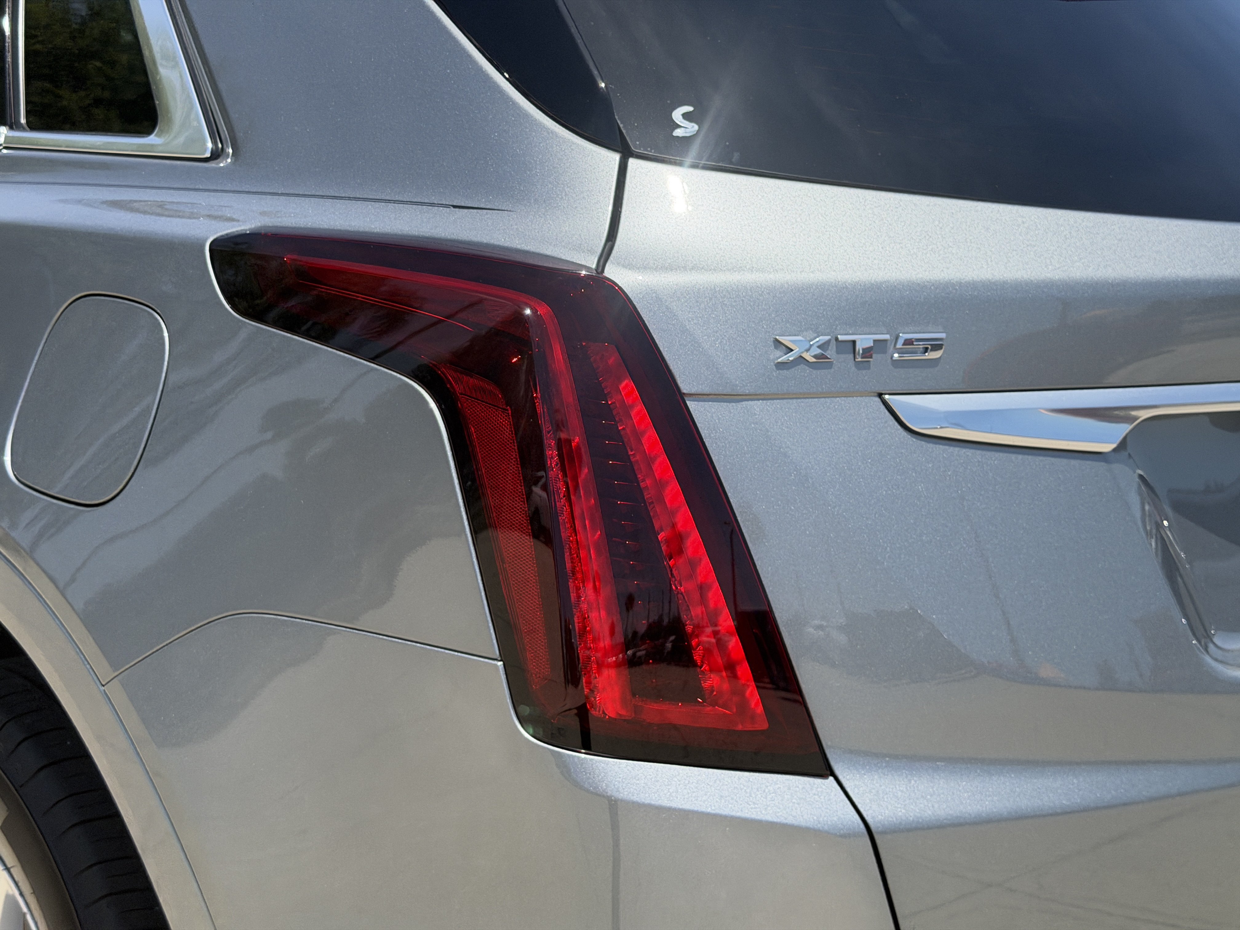 Certified 2025 Cadillac XT5 Luxury FWD image 9
