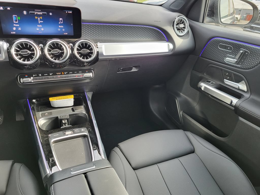 Used 2025 Mercedes-Benz GLB 250 4MATIC image 31