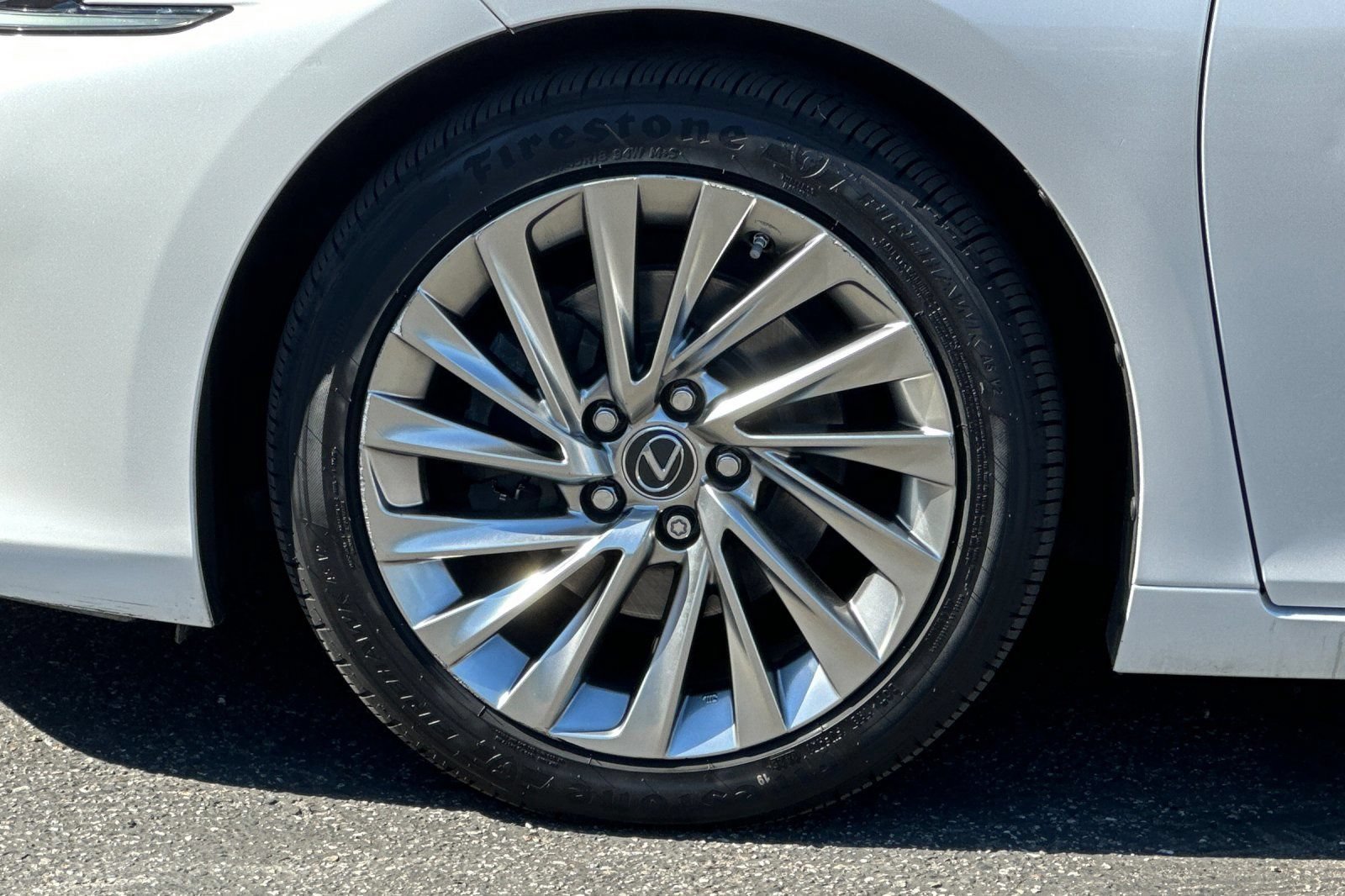 Used 2019 Lexus ES 300h w/ Accessory Package 2 FWD image 27