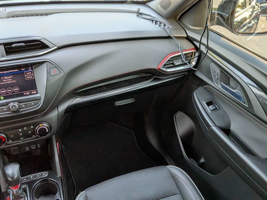 Used 2022 Chevrolet TrailBlazer RS FWD image 17