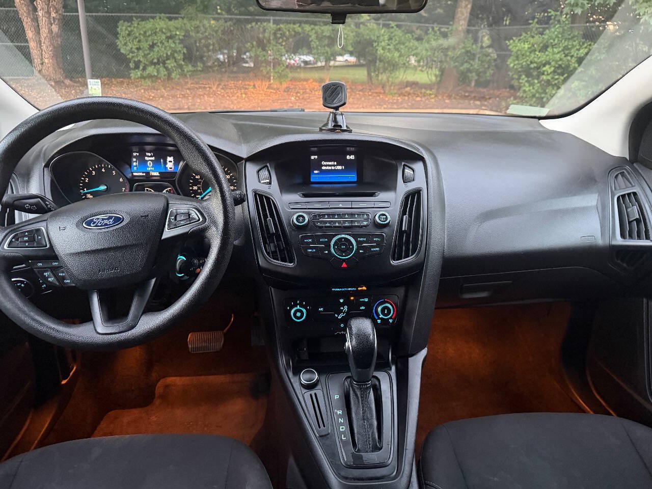 Used 2017 Ford Focus SE FWD image 20