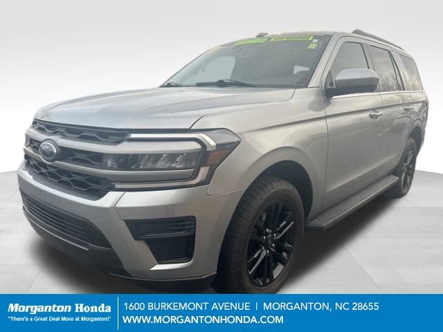 Used 2024 Ford Expedition XLT image 3