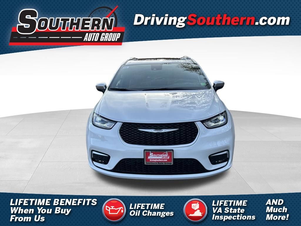 Used 2026 Chrysler Pacifica Pinnacle image 1