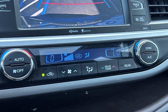 Used 2015 Toyota Highlander XLE AWD/4WD image 24