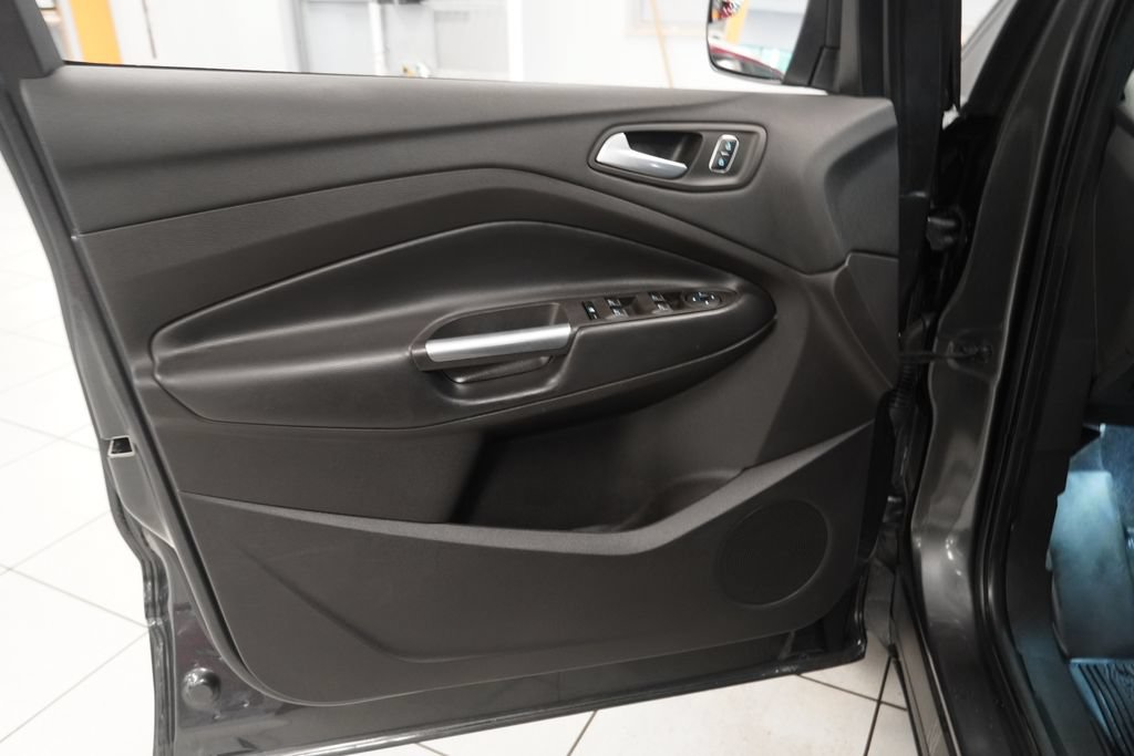 Used 2019 Ford Escape SE AWD/4WD image 16