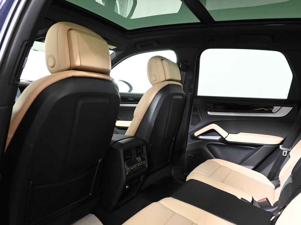 New 2026 Porsche Cayenne AWD/4WD image 35