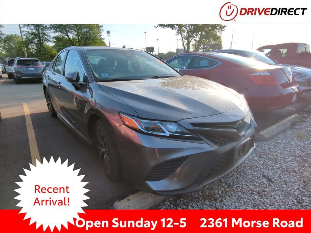 Used 2019 Toyota Camry SE FWD image 1