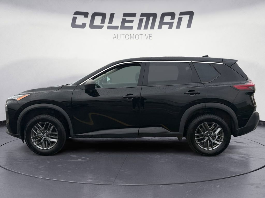 Used 2023 Nissan Rogue S image 2