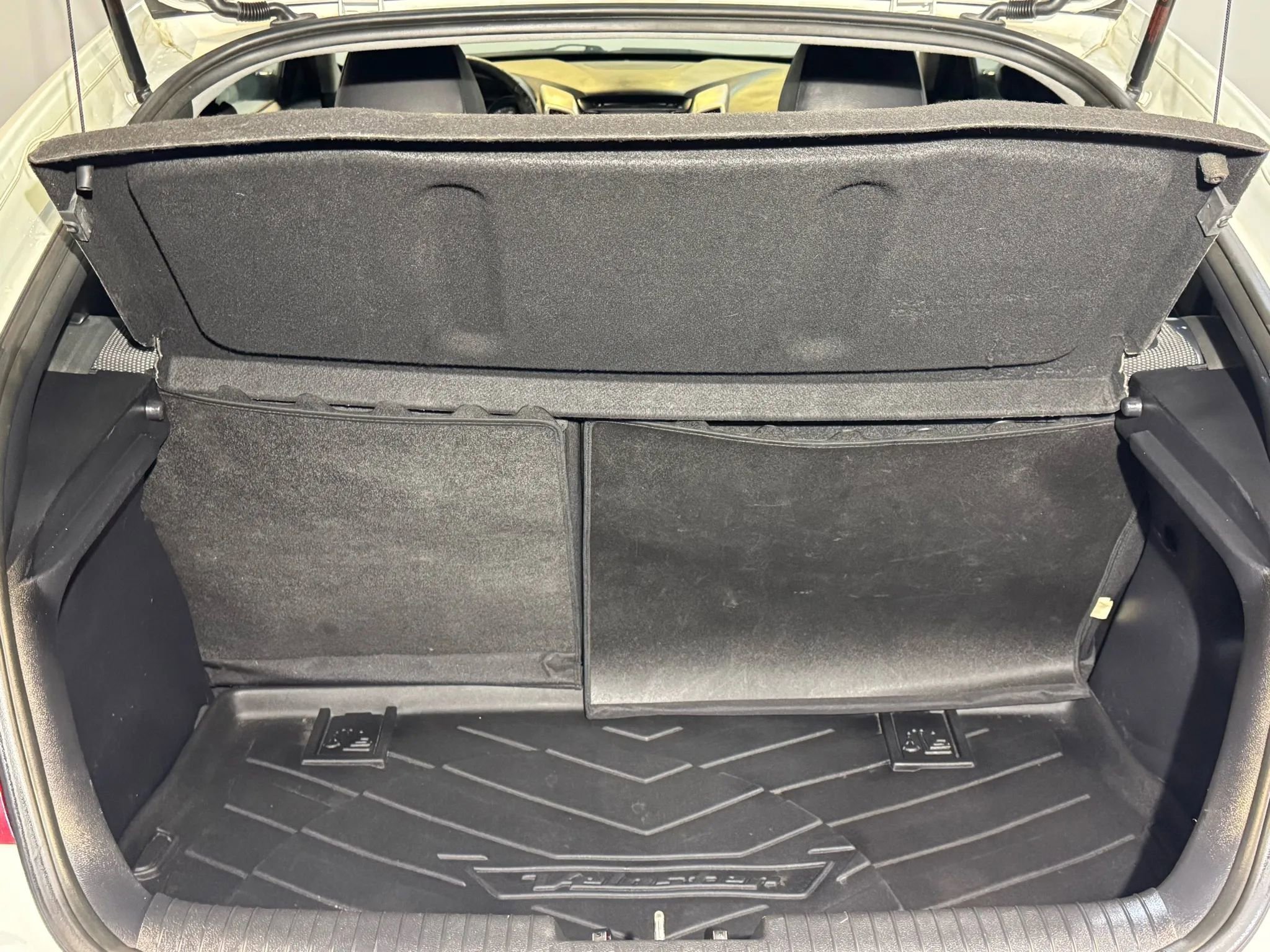 Used 2013 Hyundai Veloster w/ Style Pkg image 24