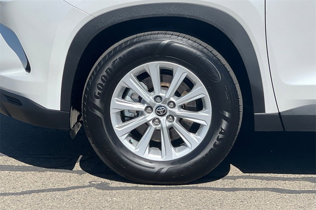 Used 2025 Toyota Grand Highlander AWD image 27