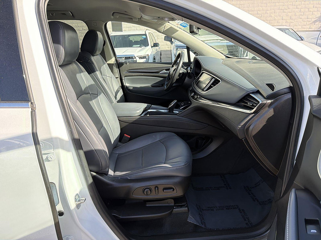 Used 2018 Buick Enclave Premium w/ LPO, Cargo Package FWD image 27