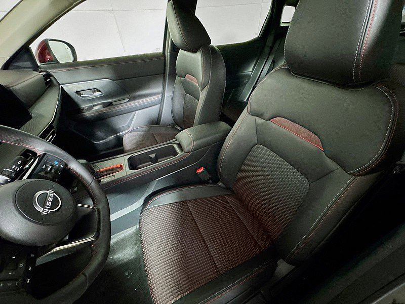 New 2026 Nissan Kicks SR w/ Cold Weather Package image 11