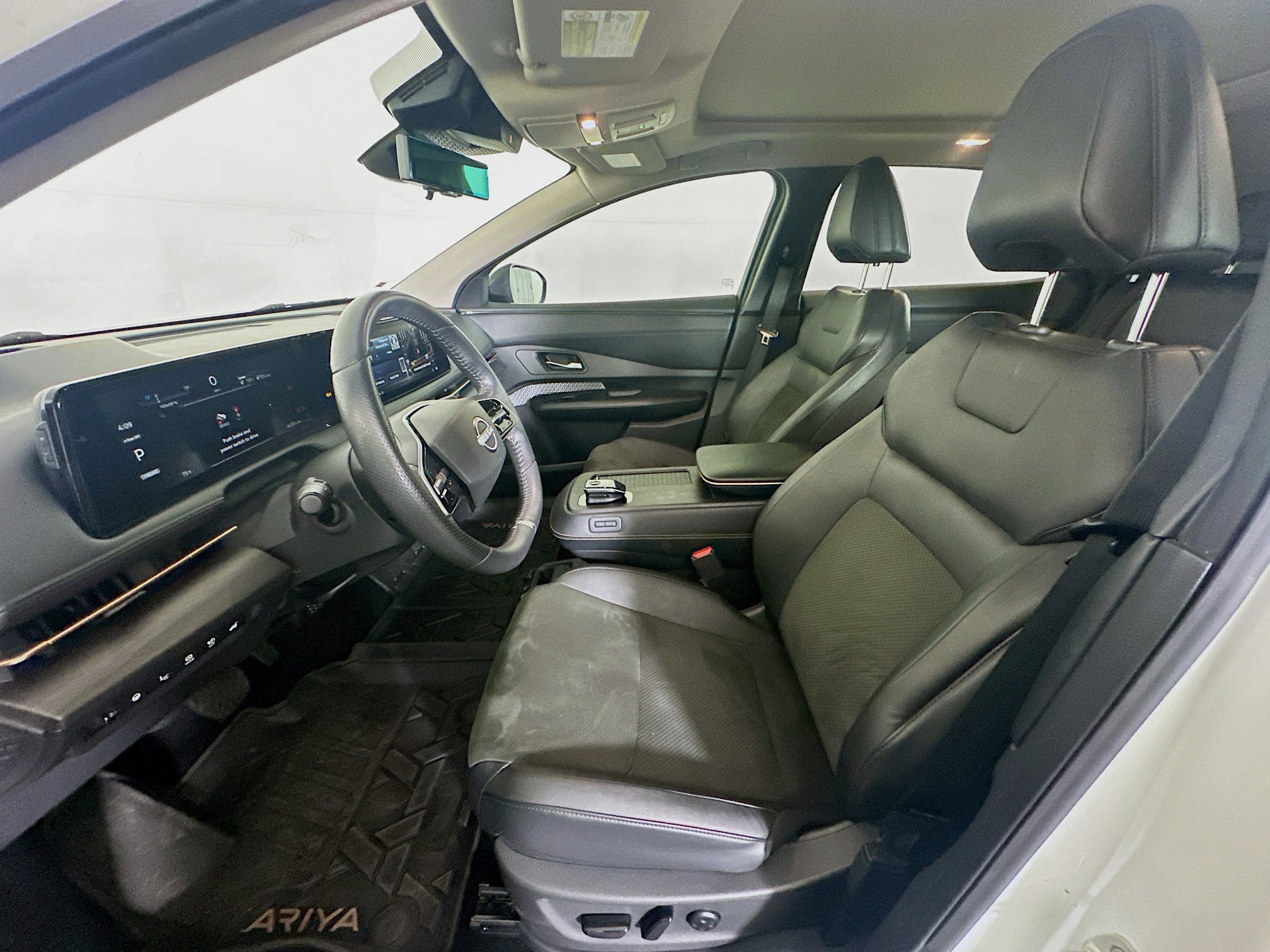 Used 2024 Nissan Ariya FWD image 13