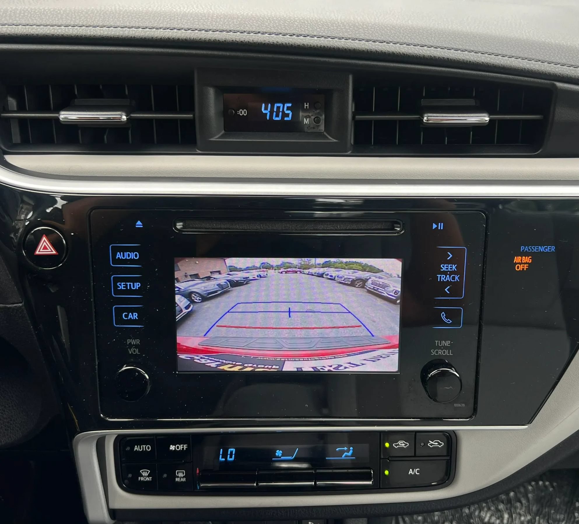 Used 2018 Toyota Corolla LE w/ Body Protection Package FWD image 12