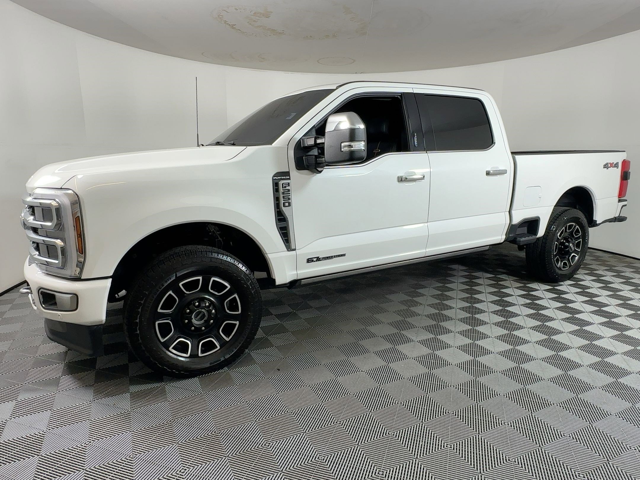 Used 2024 Ford F250 Platinum image 18
