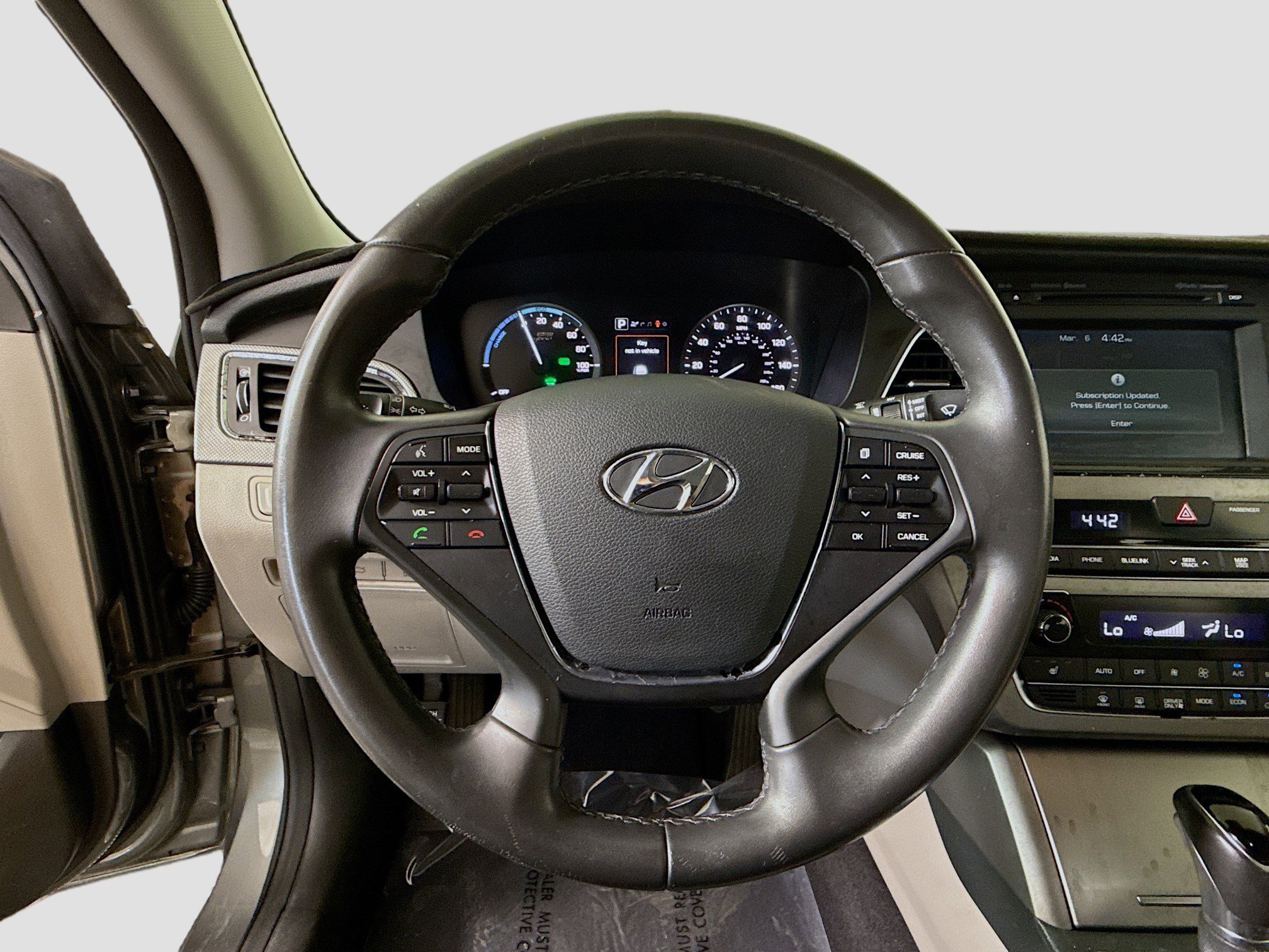 Used 2017 Hyundai Sonata Plug-In Hybrid image 13