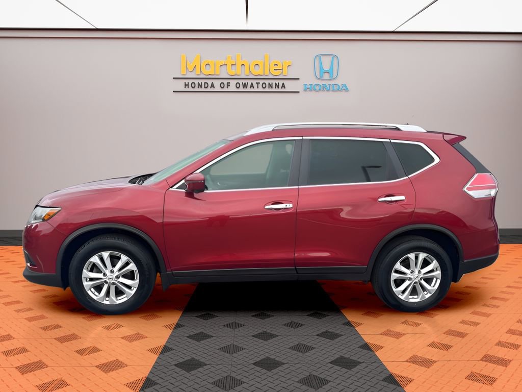 Used 2016 Nissan Rogue SV w/ SV Premium Package image 2