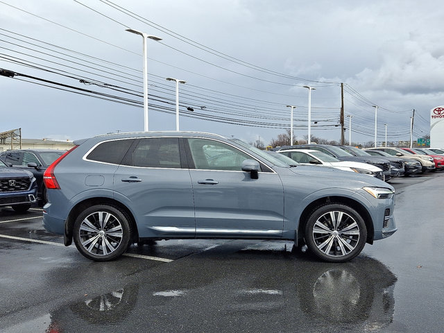 Used 2022 Volvo XC60 B5 Inscription w/ Climate Package image 7
