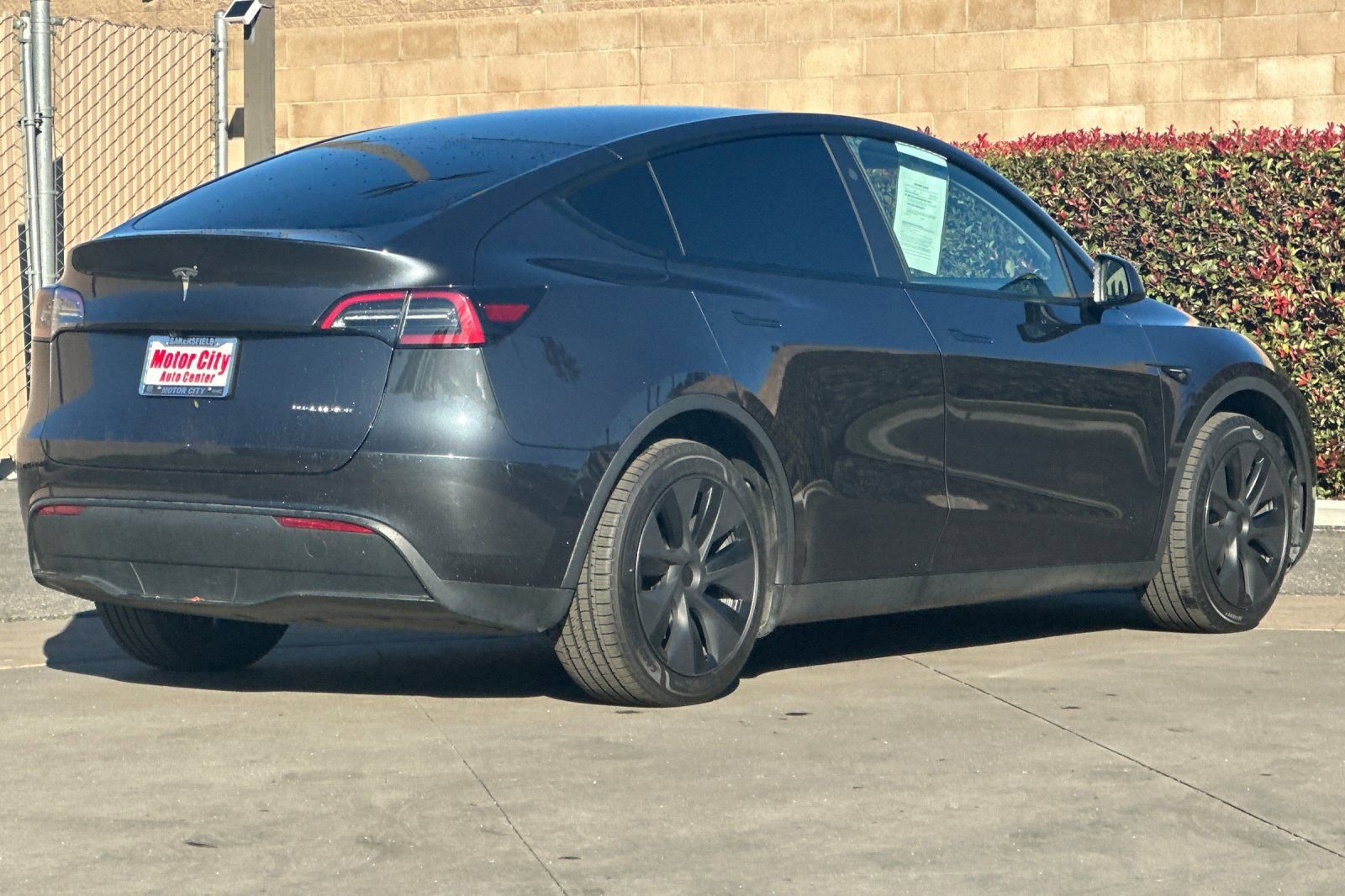 Used 2025 Tesla Model Y Long Range image 4