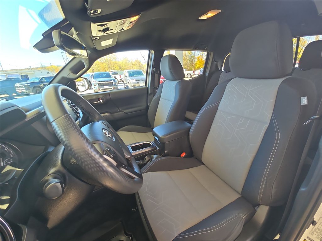 Used 2023 Toyota Tacoma TRD Off-Road AWD/4WD image 19