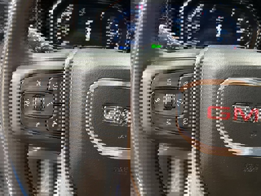 Certified 2025 GMC Sierra 1500 SLT image 36