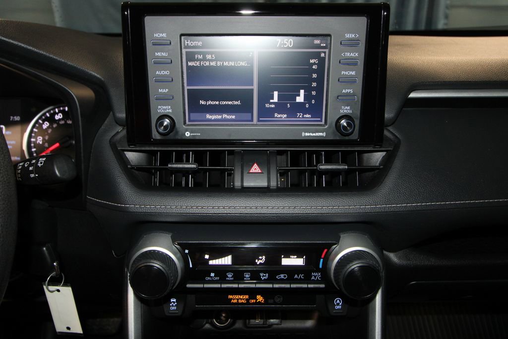 Used 2022 Toyota RAV4 LE image 12