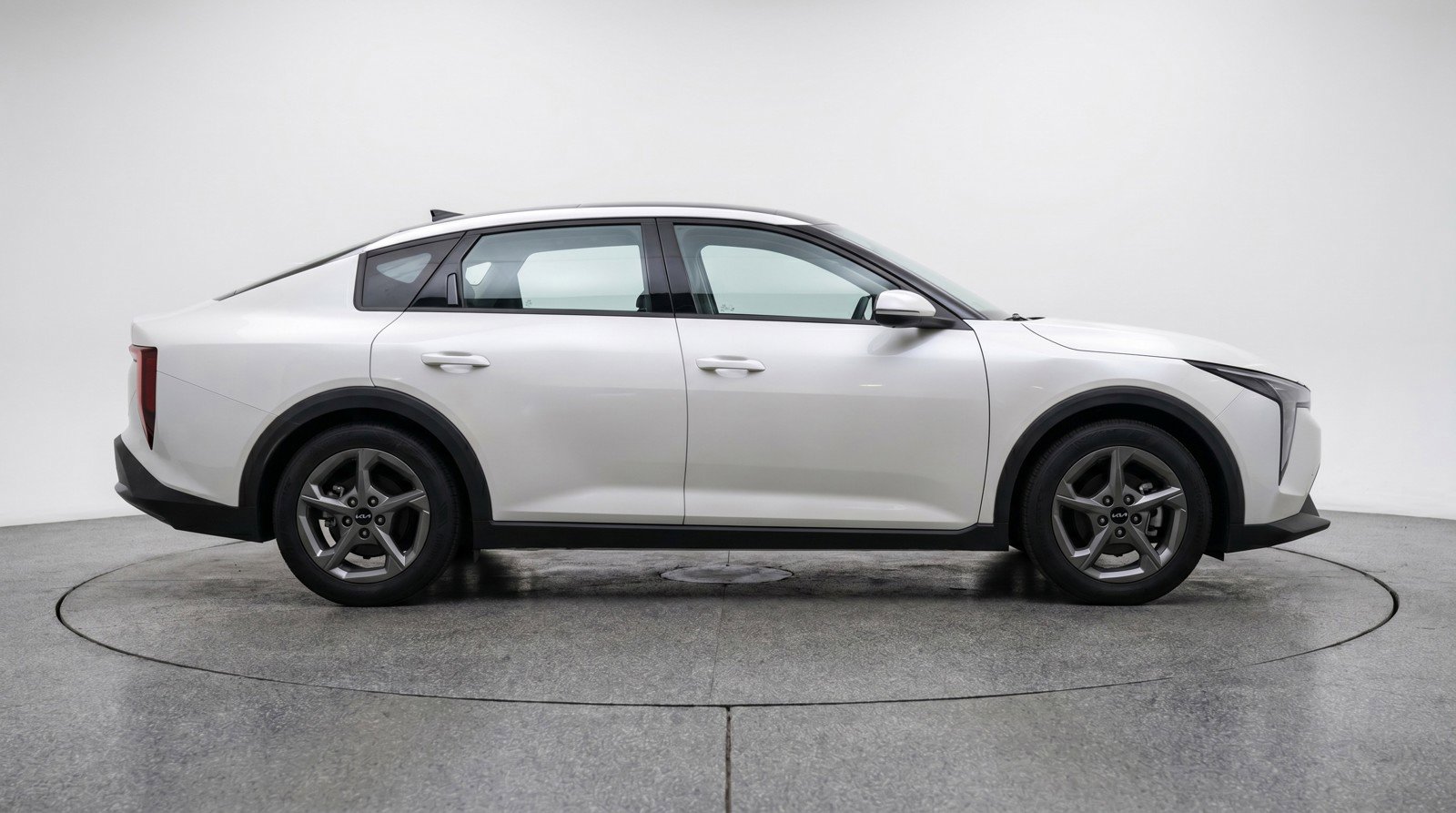 Used 2025 Kia K4 LXS FWD image 11