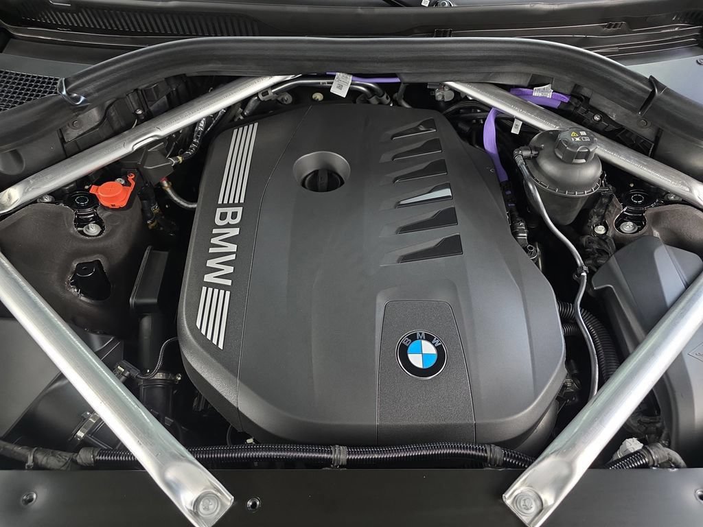 Used 2026 BMW X7 xDrive40i w/ M Sport Package AWD/4WD image 31