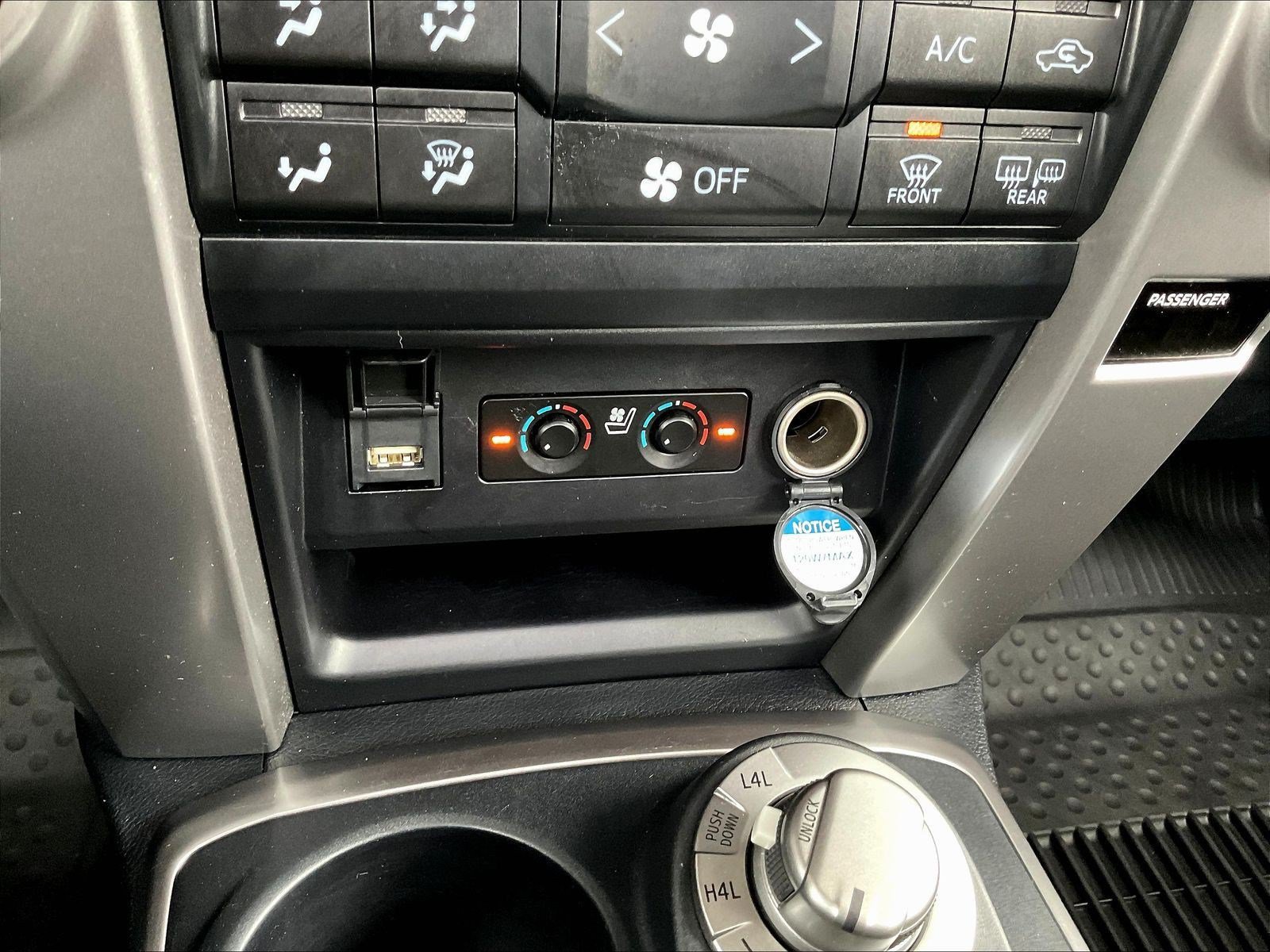 Used 2020 Toyota 4Runner Limited AWD/4WD image 15